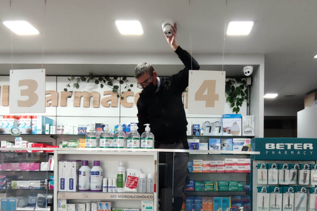 instalador cctv farmacia