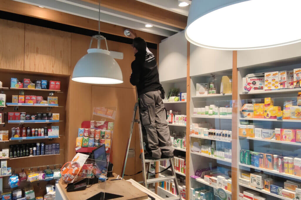 instalacion videovigilancia farmacia barcelona